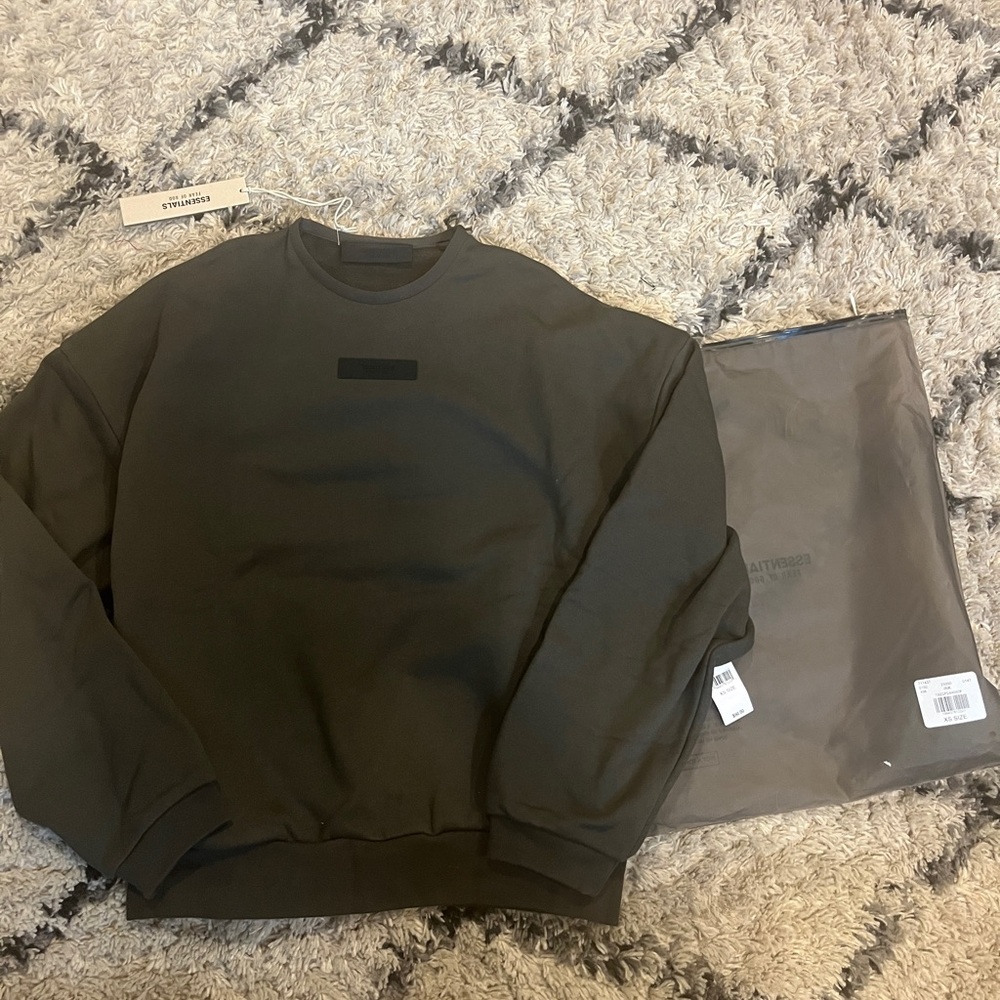 FEAR OF GOD ESSENTIALS OLIVE GREEN SWEATSHIRT SIZE XSMALL